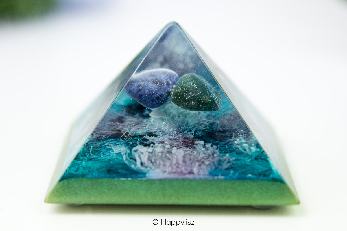 Orgonite Pyramid - Moss Agate & Sodalite - Close-Up