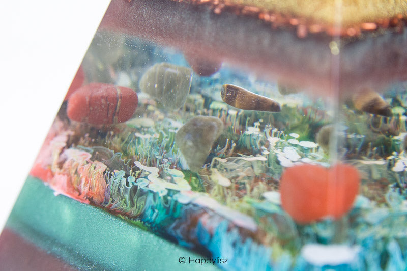 Russian Orgonite Pyramid - Tiger's Eye, Red Jasper & Labradorite - Close-Up 02
